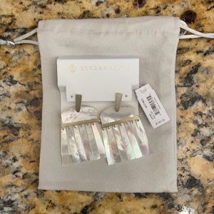 NWT Kendra Scott Layne Earrings ivory MOP shell